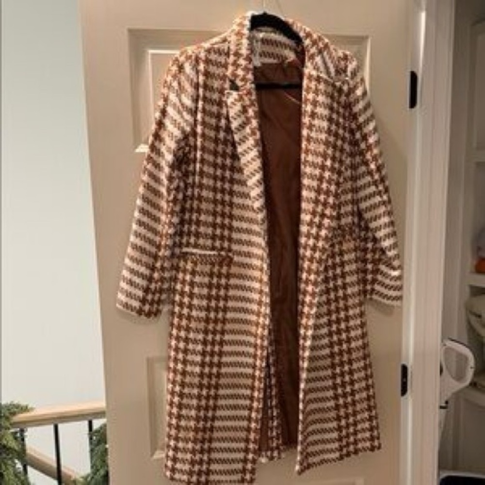 Sadie & Sage Brown and Cream Houndstooth Trench Coat